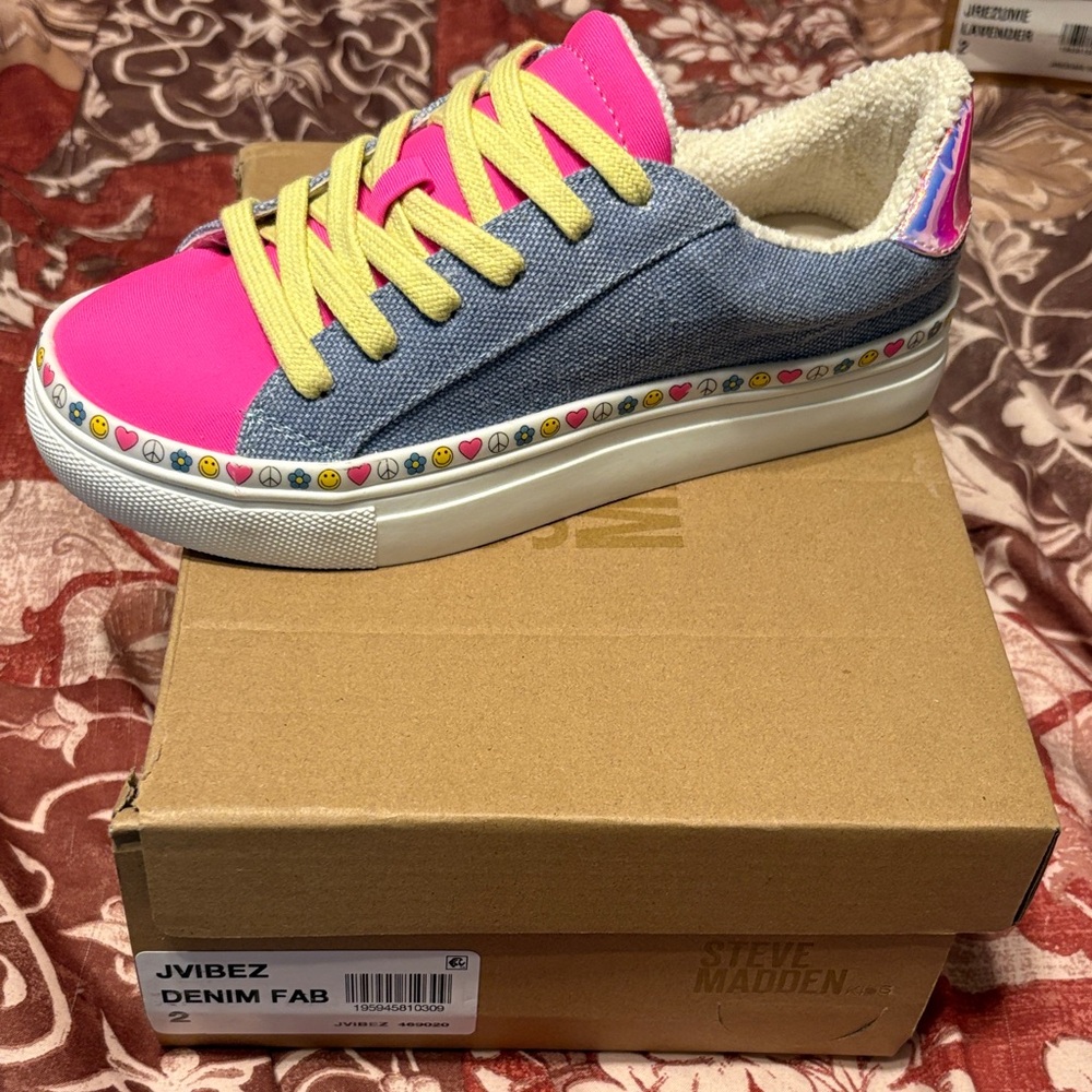 Steve Madden Kids Pink Denim Low-Top Sneaker with Yellow Laces
